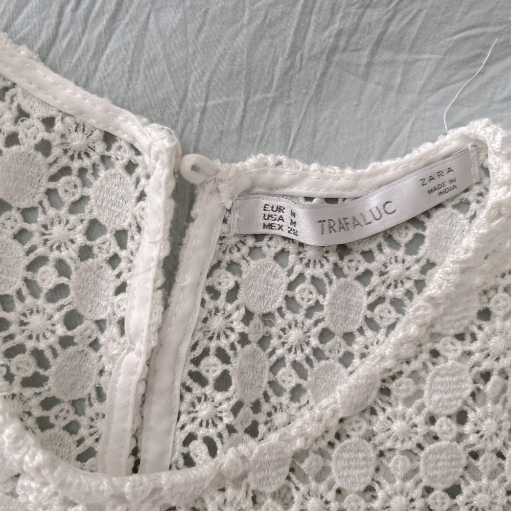 Zara flowy lace trimmed top Size: US Medium - Picture 2 of 3